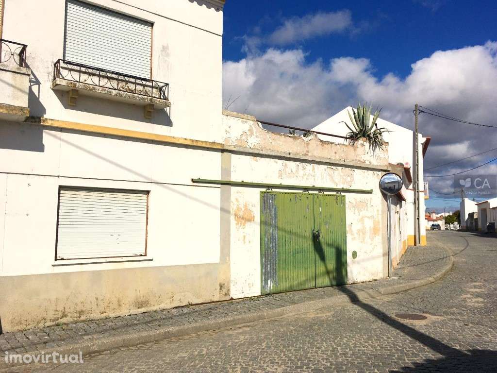 Moradia de tipologia T6 com 382m², situada em Cunheira, Alter do Chão - Grande imagem: 2/12