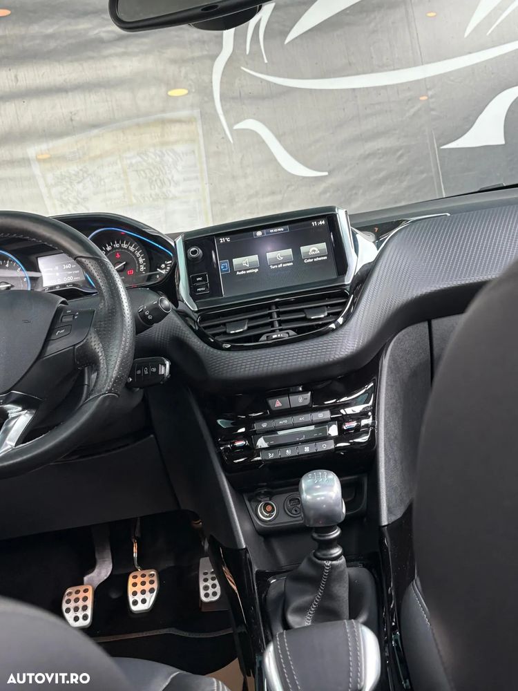 Peugeot 2008 - 11