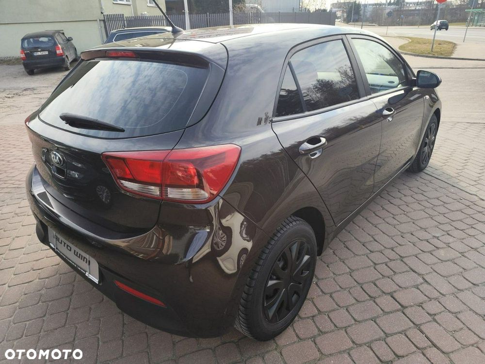 Kia Rio - 10