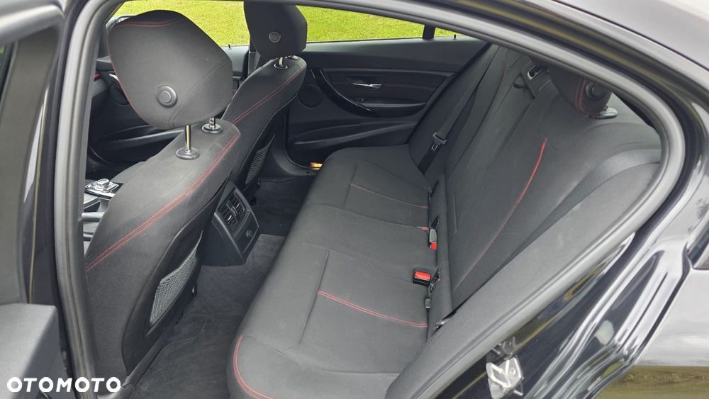 BMW Seria 3 318d - 11