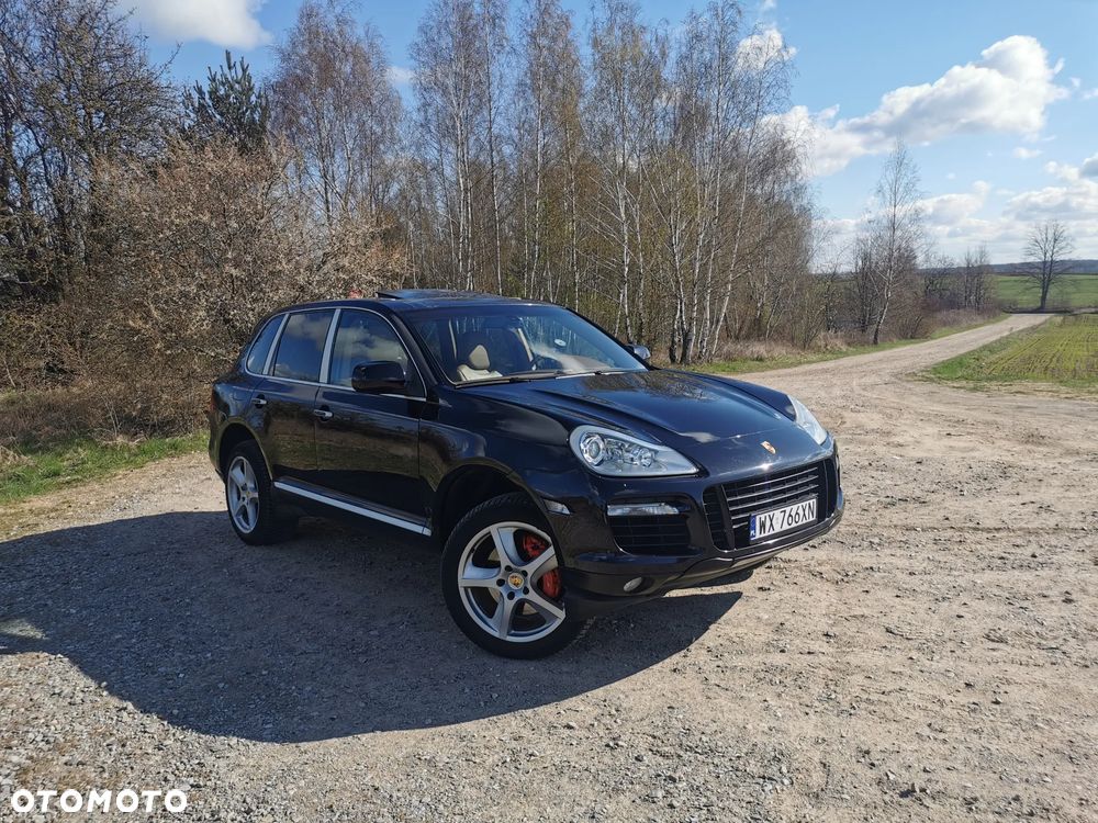 Porsche Cayenne - 1