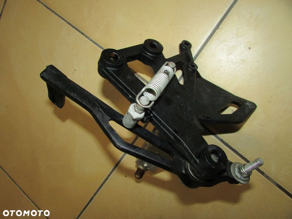 Benelli Leoncino 250 podnóżek set prawy - 2