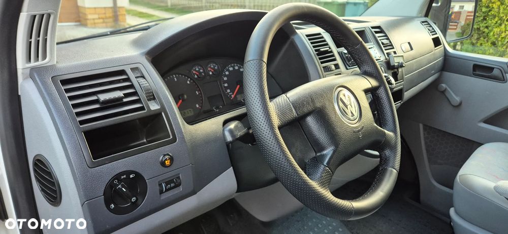 Volkswagen T5 - 17