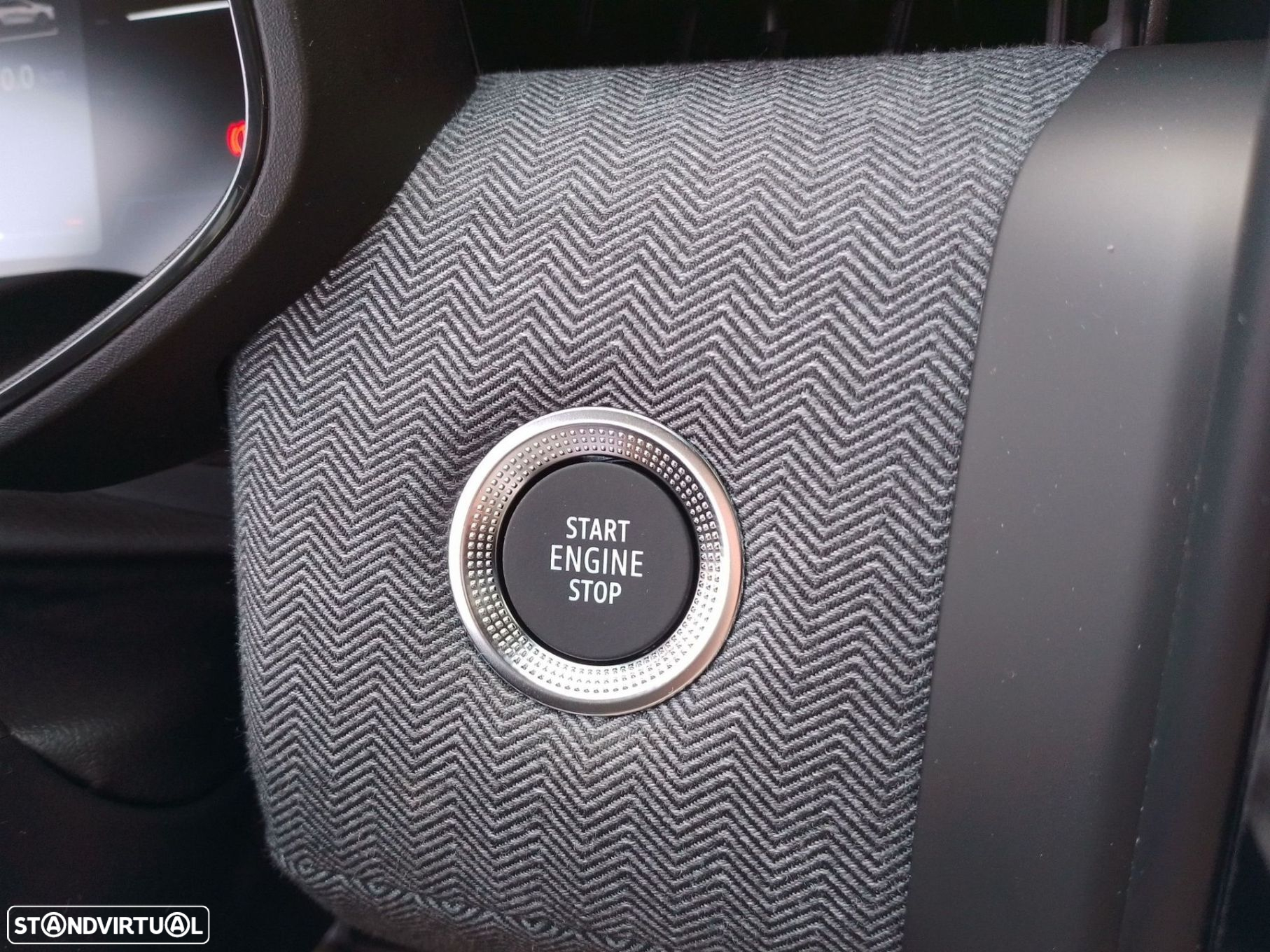 Renault Clio 1.0 TCe Techno Bi-Fuel - 18