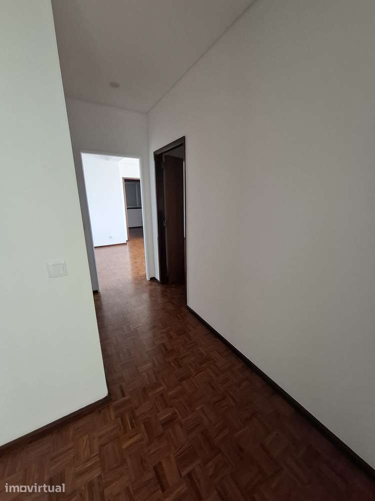 Apartamento T2 para arrendamento - Leiria - - Grande imagem: 2/9