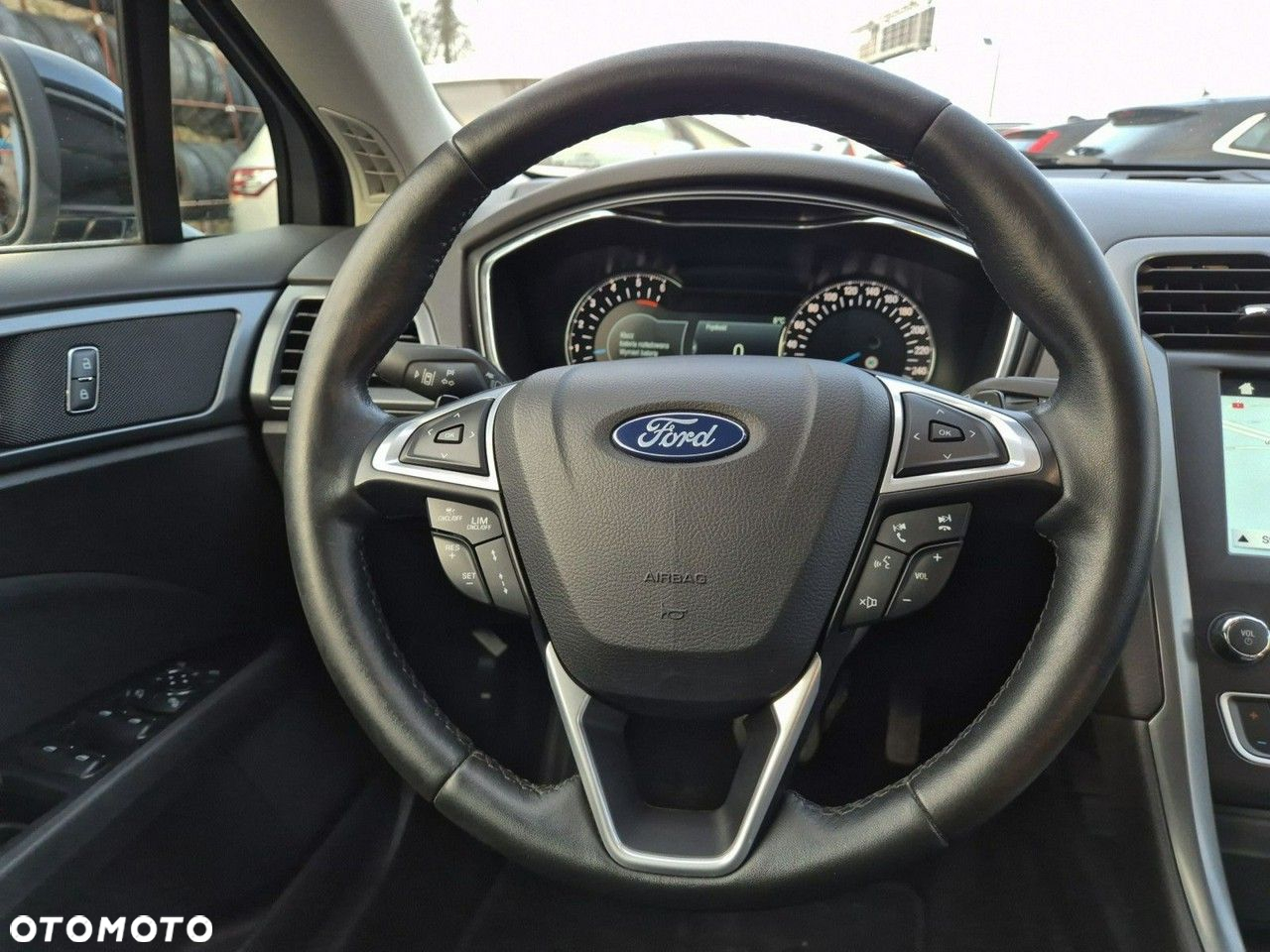 Ford Mondeo - 27