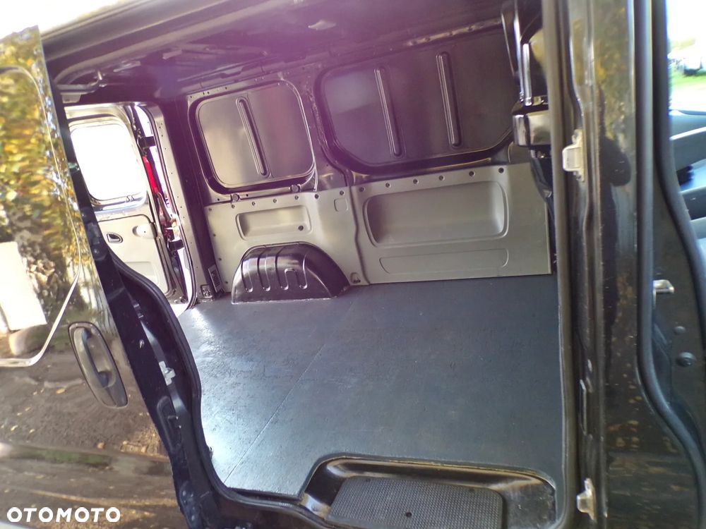 Renault TRAFIC - 24