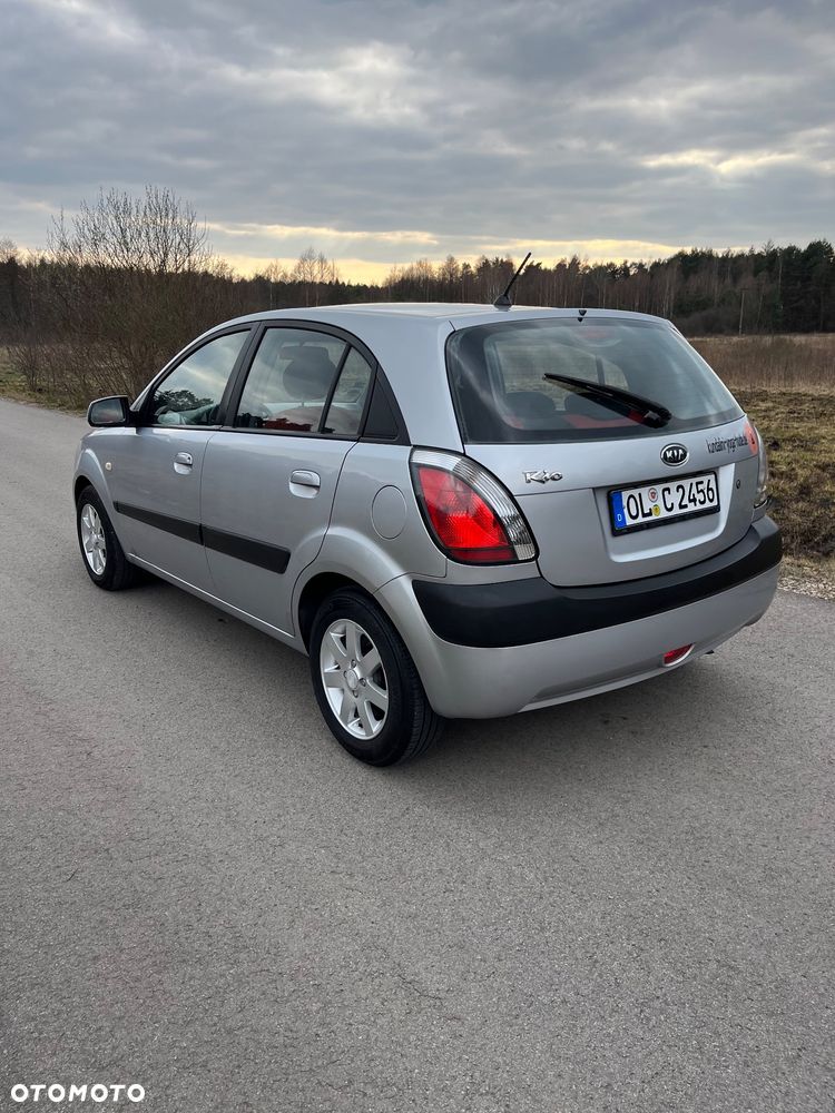 Kia Rio 1.4 City - 5