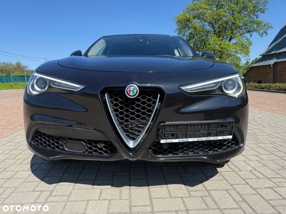 Alfa Romeo Stelvio 2.0 Turbo 16V AT8-Q4 Lusso Ti - 2