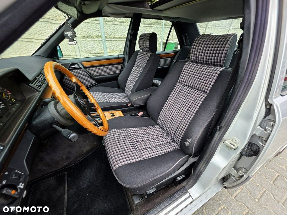Mercedes-Benz W124 (1984-1993) - 10