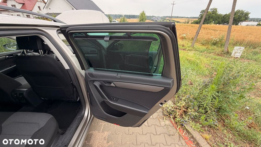 Volkswagen Passat 2.0 TDI BlueMotion Technology Highline - 20