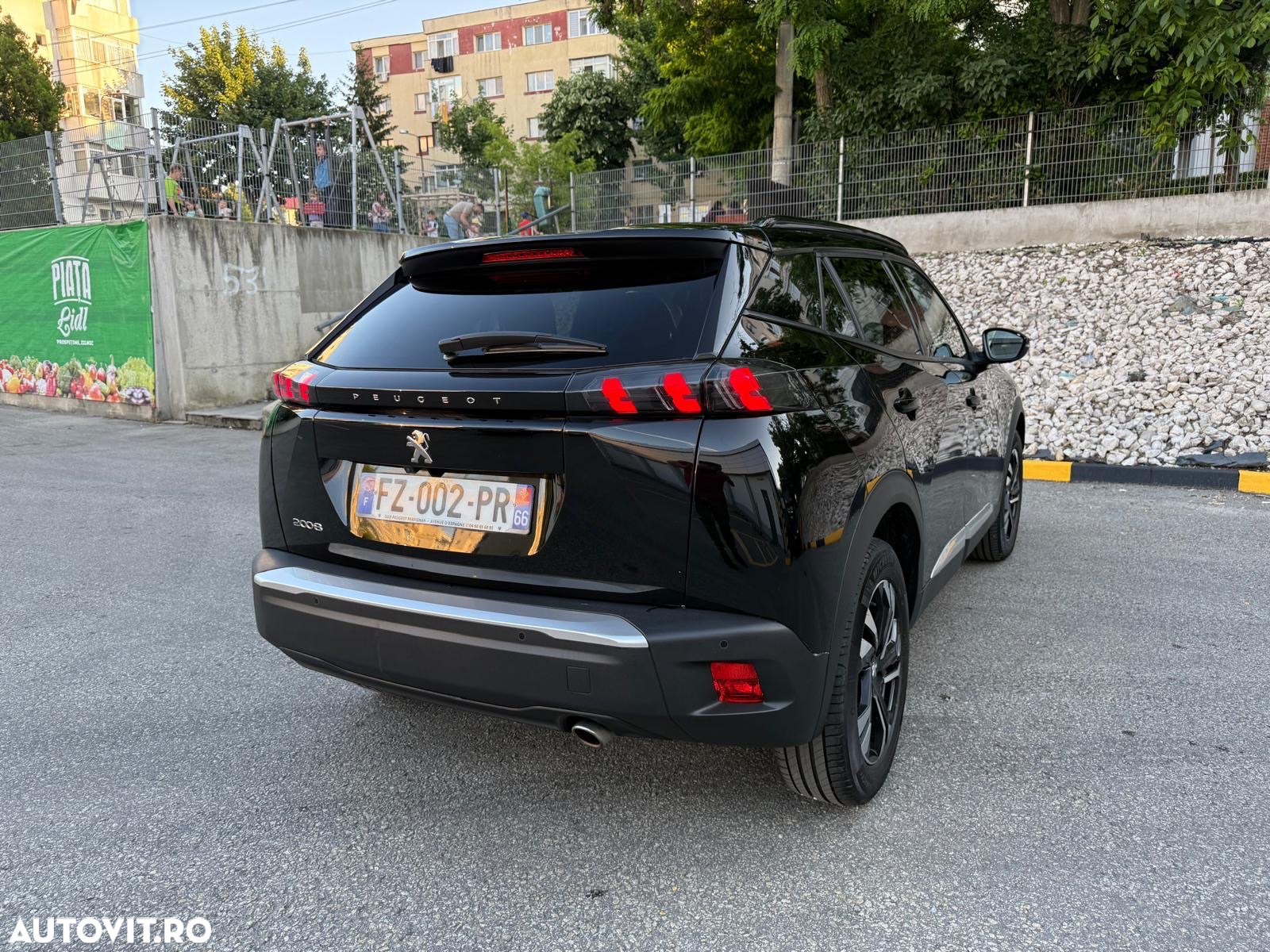 Peugeot 2008 1.5 BlueHDI 130 S&S EAT8 GT - 21