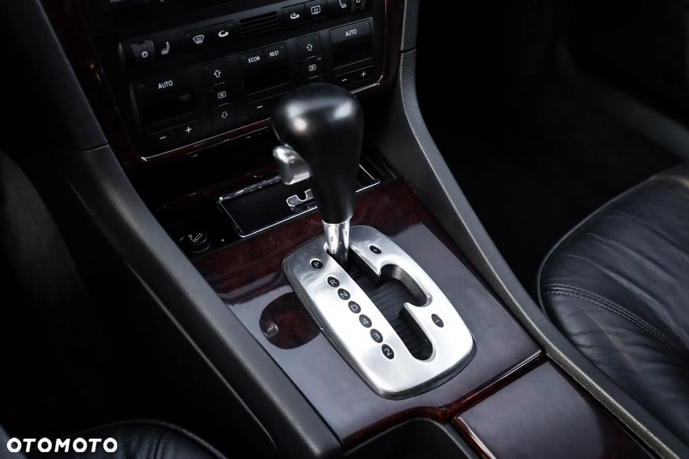 Audi A8 - 6