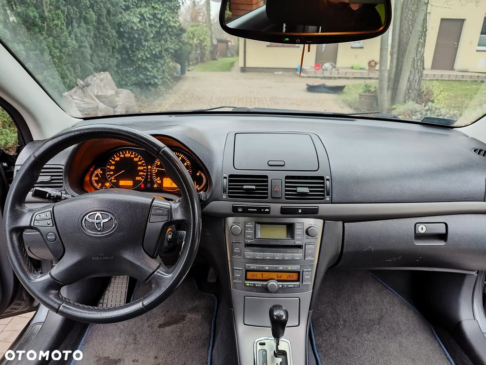 Toyota Avensis 1.8 VVT-i Automatik Sol - 10