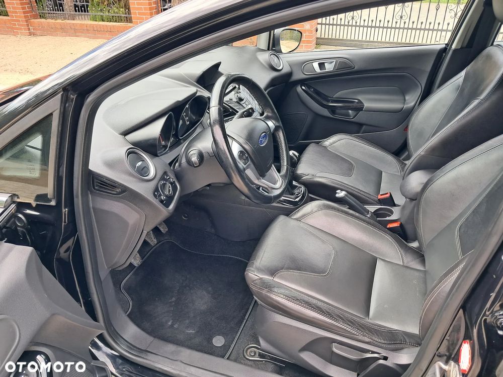 Ford Fiesta 1.6 TDCi DPF Titanium - 12