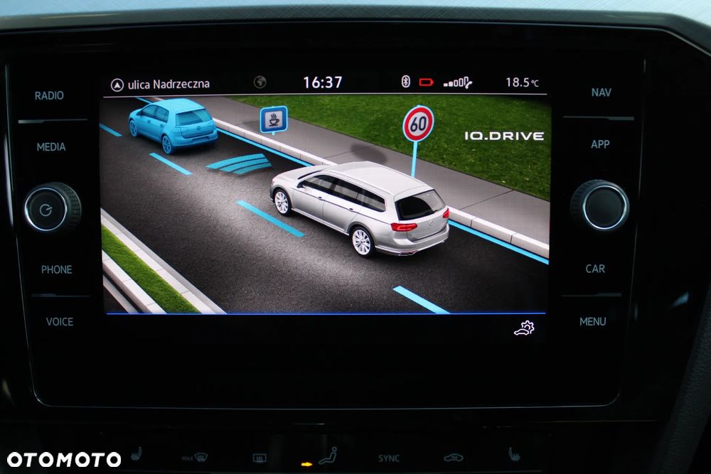 Volkswagen Passat 2.0 TSI Business DSG - 27