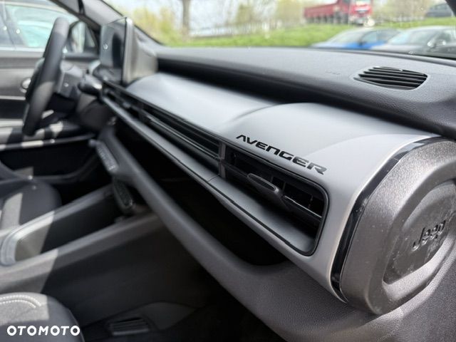 Jeep Avenger 1.2 T3 mHEV Black Edition FWD eDCT6 - 9