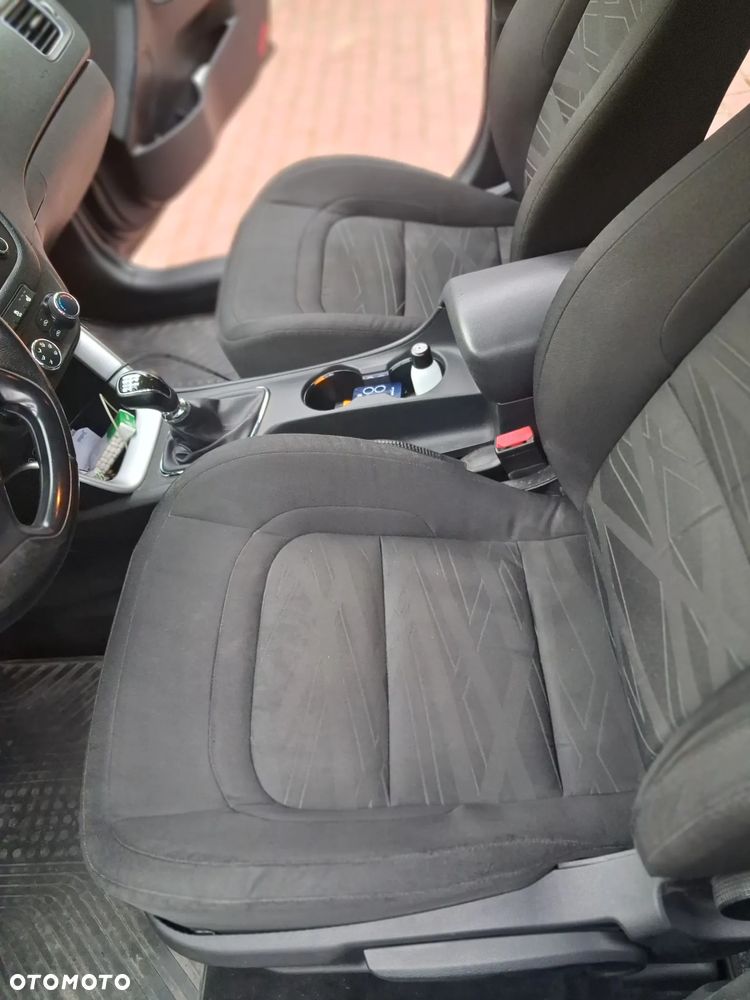 Kia Ceed - 12