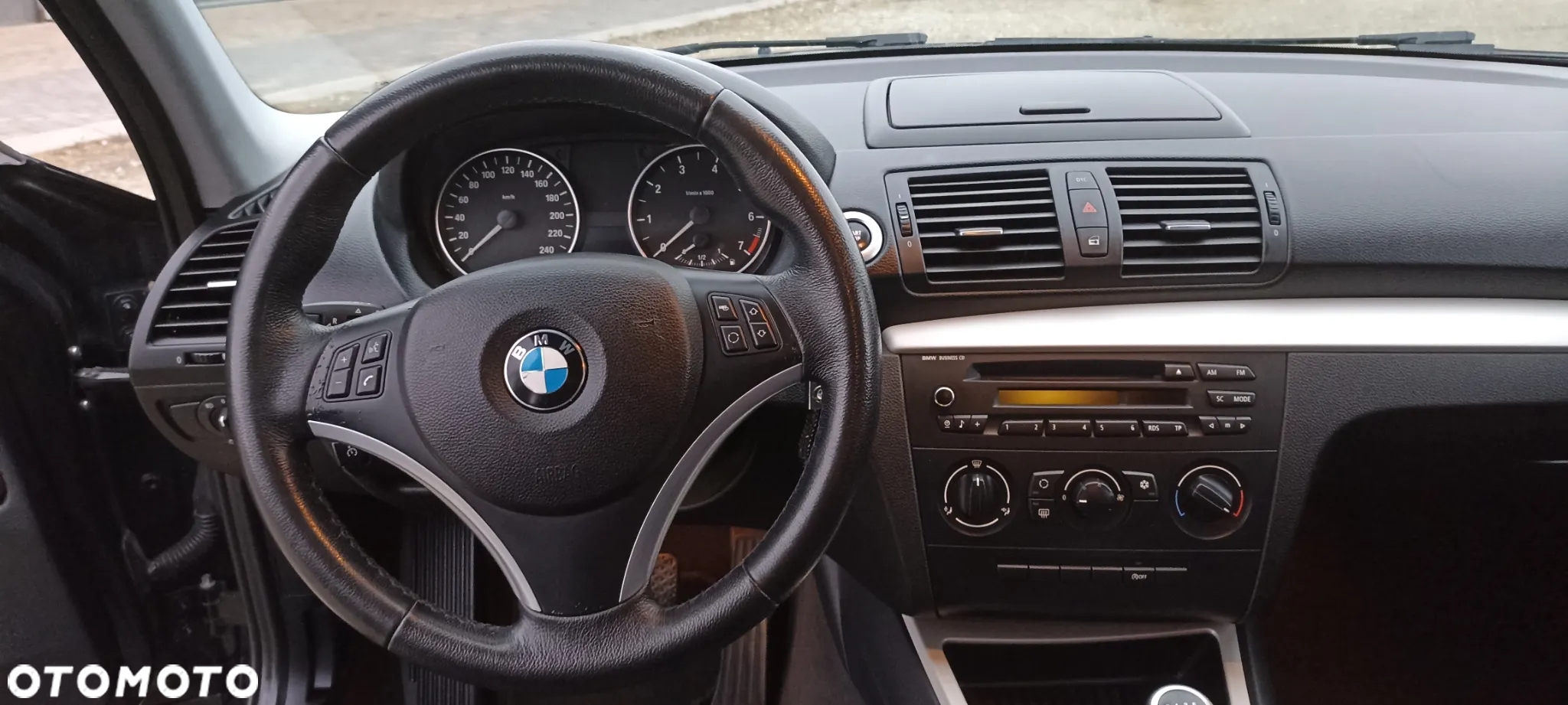 BMW Seria 1 116i - 22