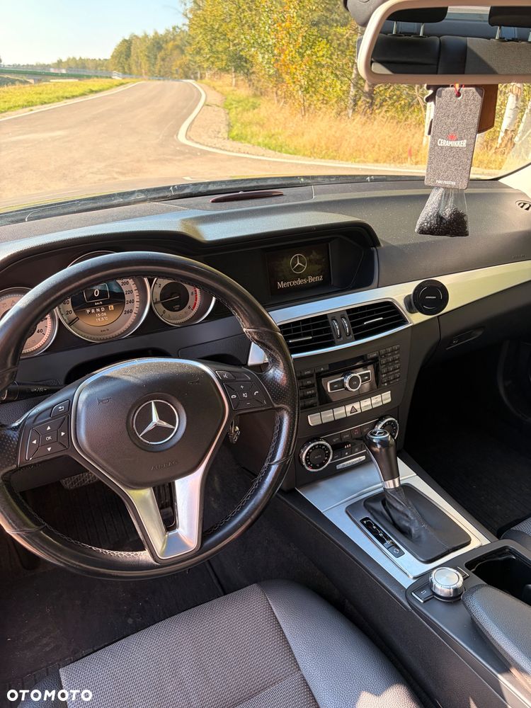 Mercedes-Benz Klasa C 220 CDI DPF (BlueEFFICIENCY) 7G-TRONIC Avantgarde - 9
