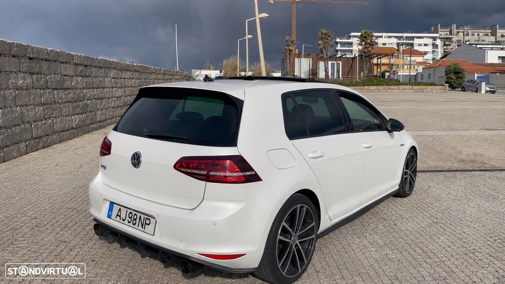 VW Golf - 1