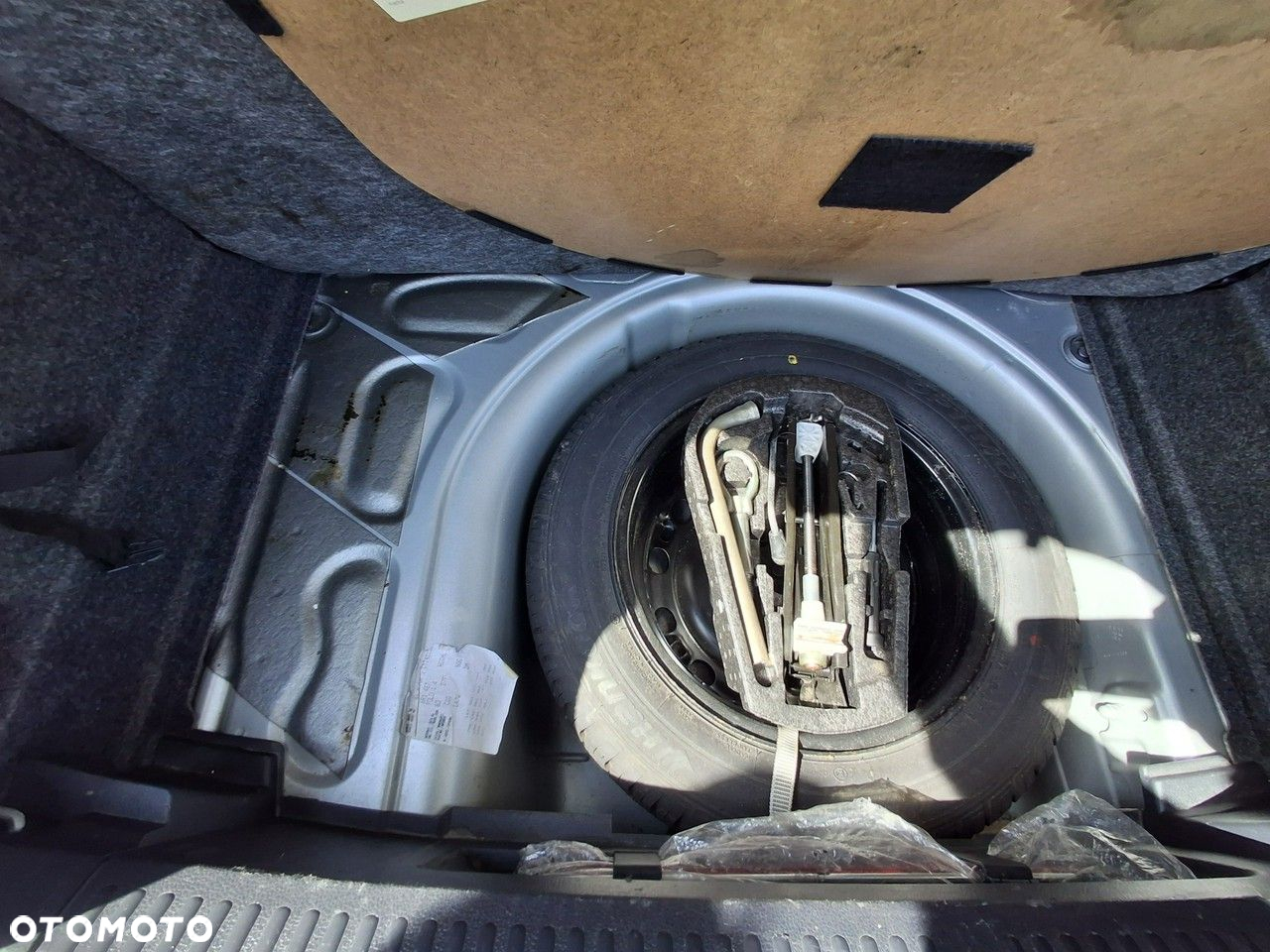 Volkswagen Polo 1.4 16V Comfortline DSG - 25