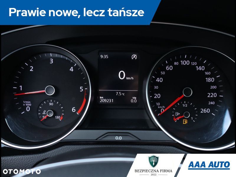 Volkswagen Passat - 12