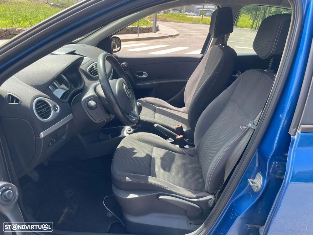 Renault Clio - 11