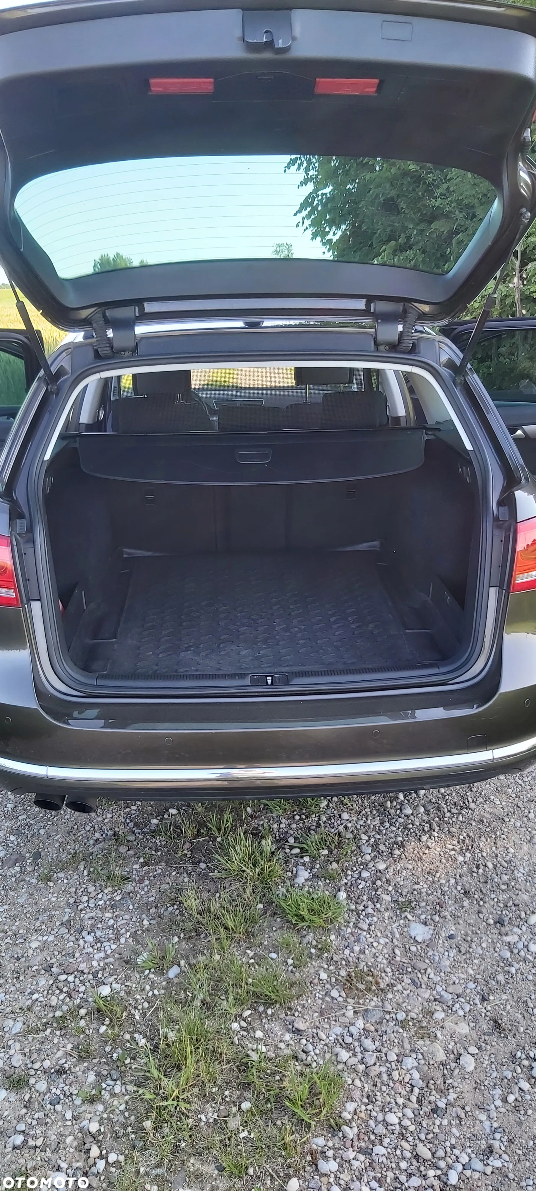 Volkswagen Passat 2.0 TDI Comfortline - 11
