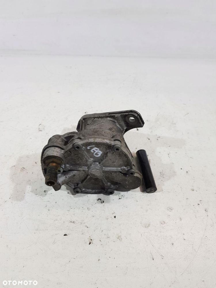 pompa vacum 076145100 vw crafter 2.5 tdi ceb - 1