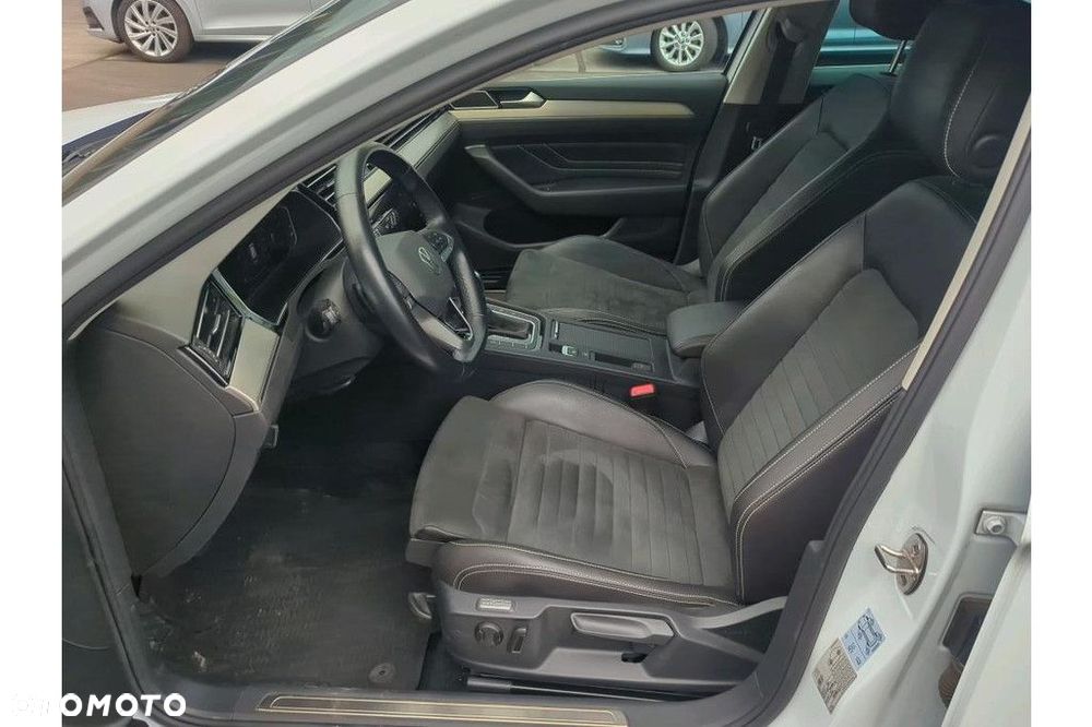 Volkswagen Passat Variant 1.5 TSI EVO Elegance DSG - 5