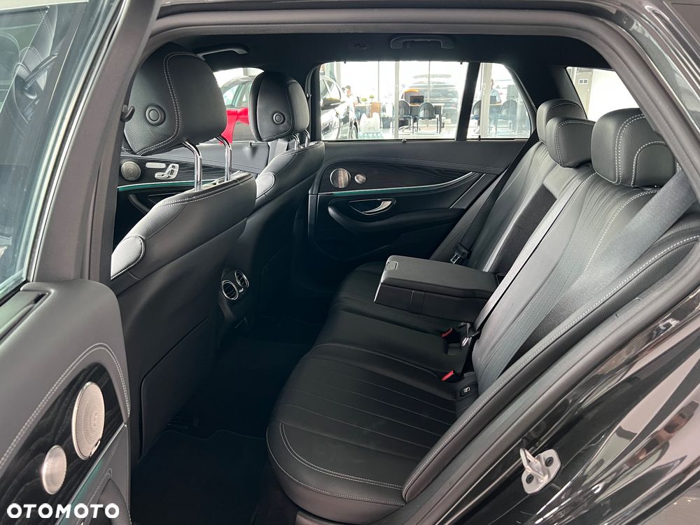 Mercedes-Benz Klasa E 200 Exclusive - 36