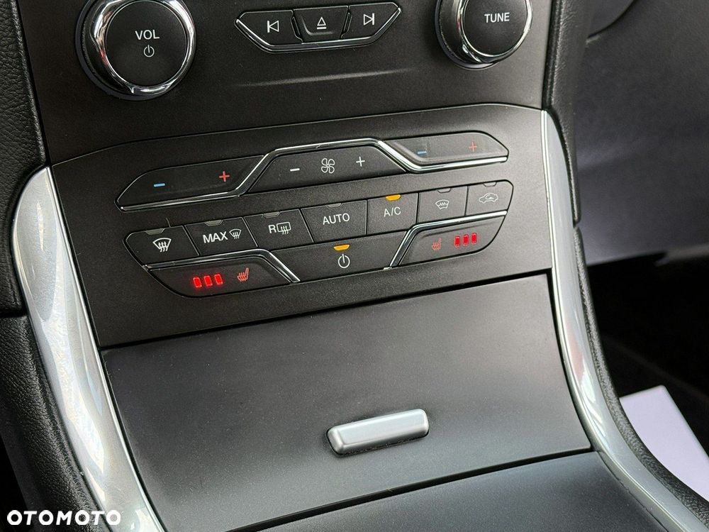 Ford S-Max 2.0 EcoBlue Titanium - 24