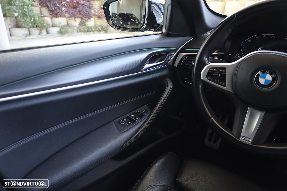 BMW 520 d Pack Desportivo M Auto - 44