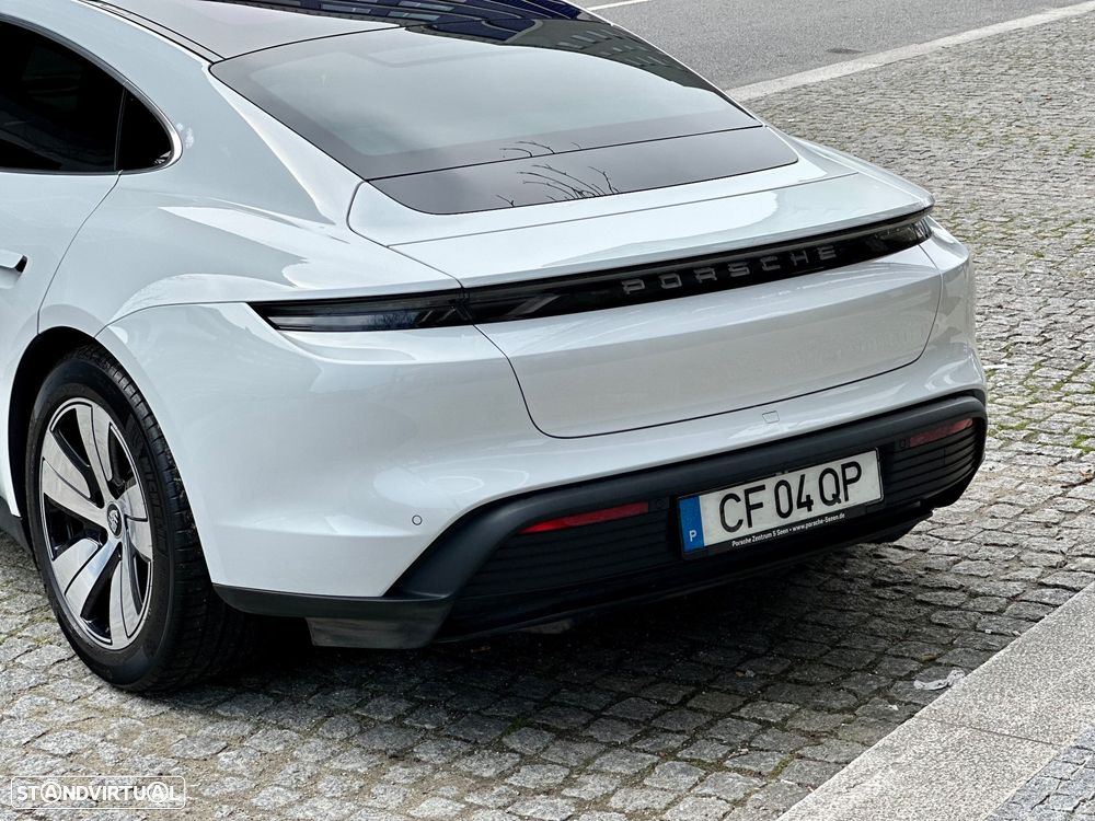 Porsche Taycan 4S Bateria Performance Plus - 18