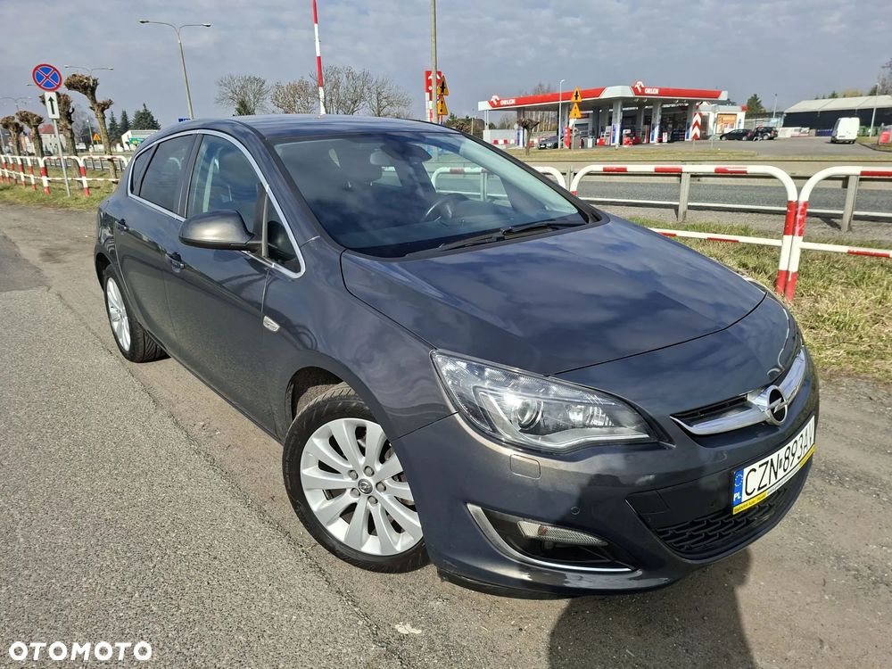 Opel Astra 1.4 Turbo Exklusiv - 2