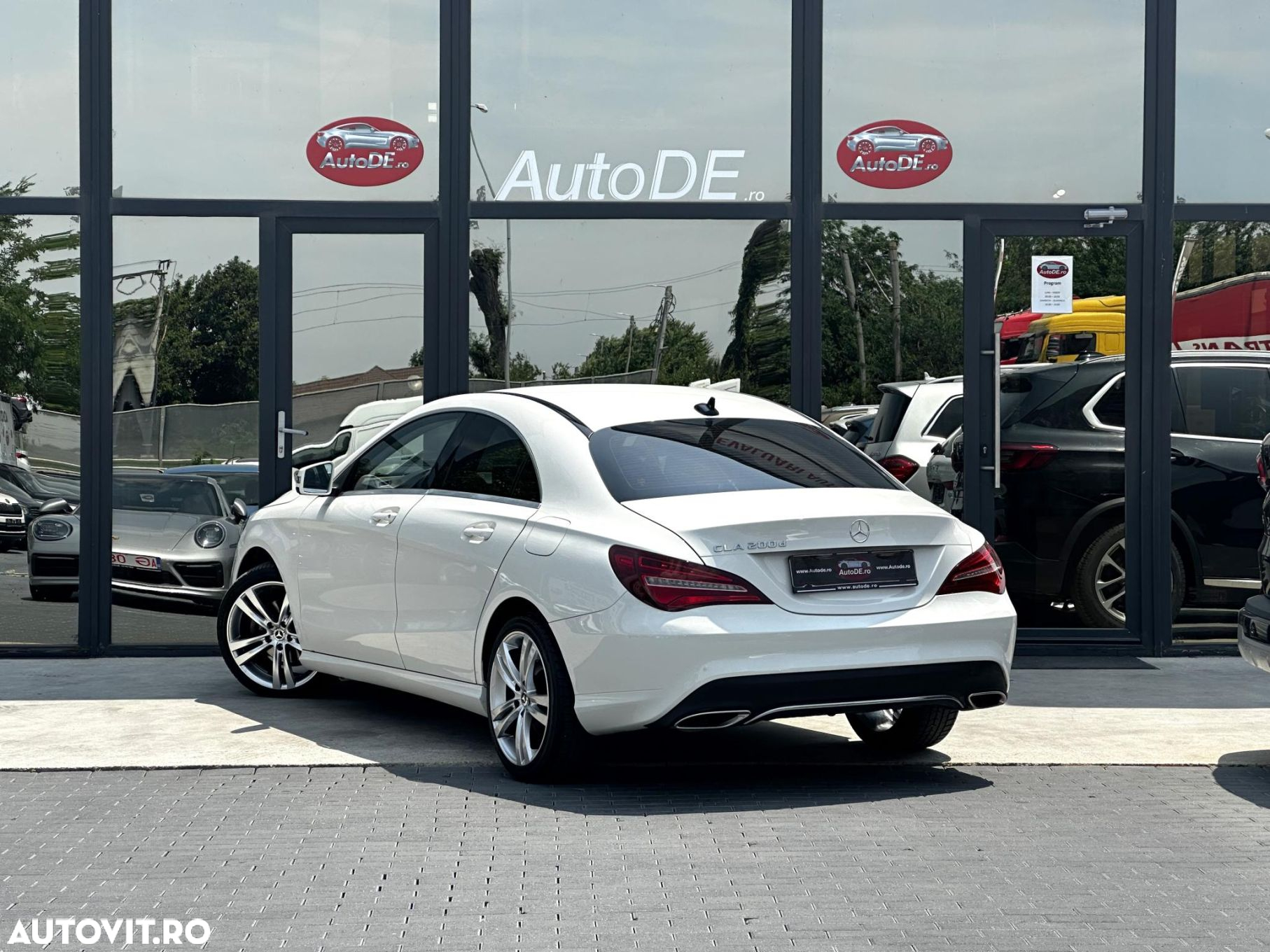 Mercedes-Benz CLA - 4