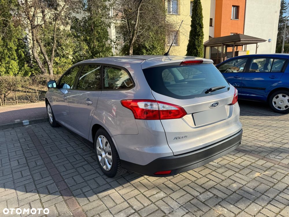 Ford Focus 1.6 Trend - 10