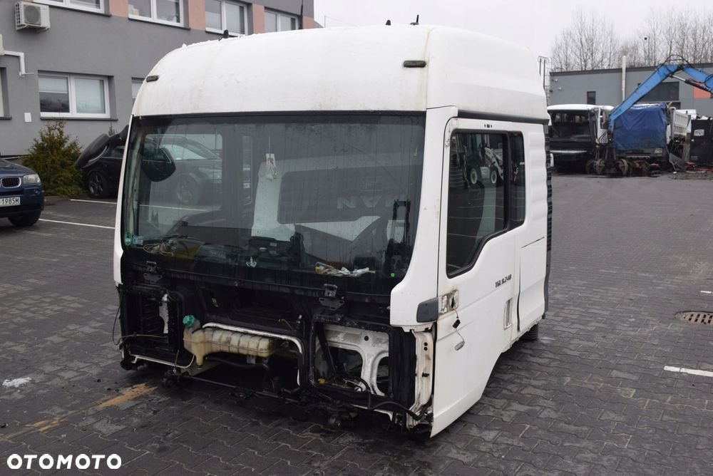 SZKIELET KABINA SYPIALNA Z DRZWIAMI MAN TGL / TGM - 1