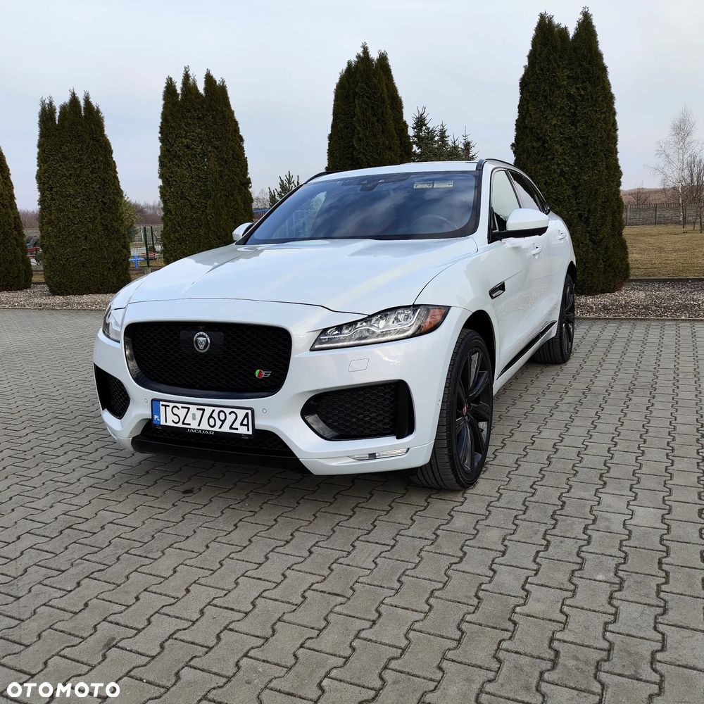 Jaguar F-Pace S AWD - 12