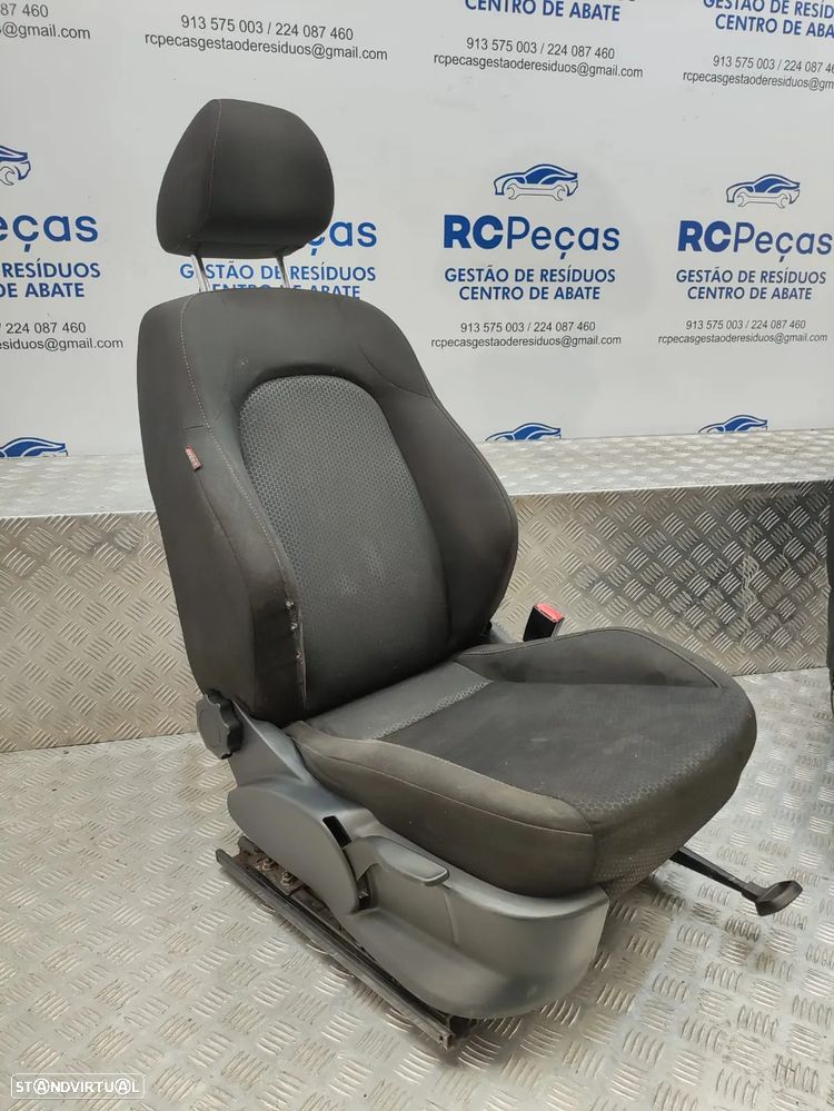 Conjunto Bancos Frontais Frente em Tecido Seat Ibiza 6J 6J1 6J5 Mk4 2008 - 2017 - 7