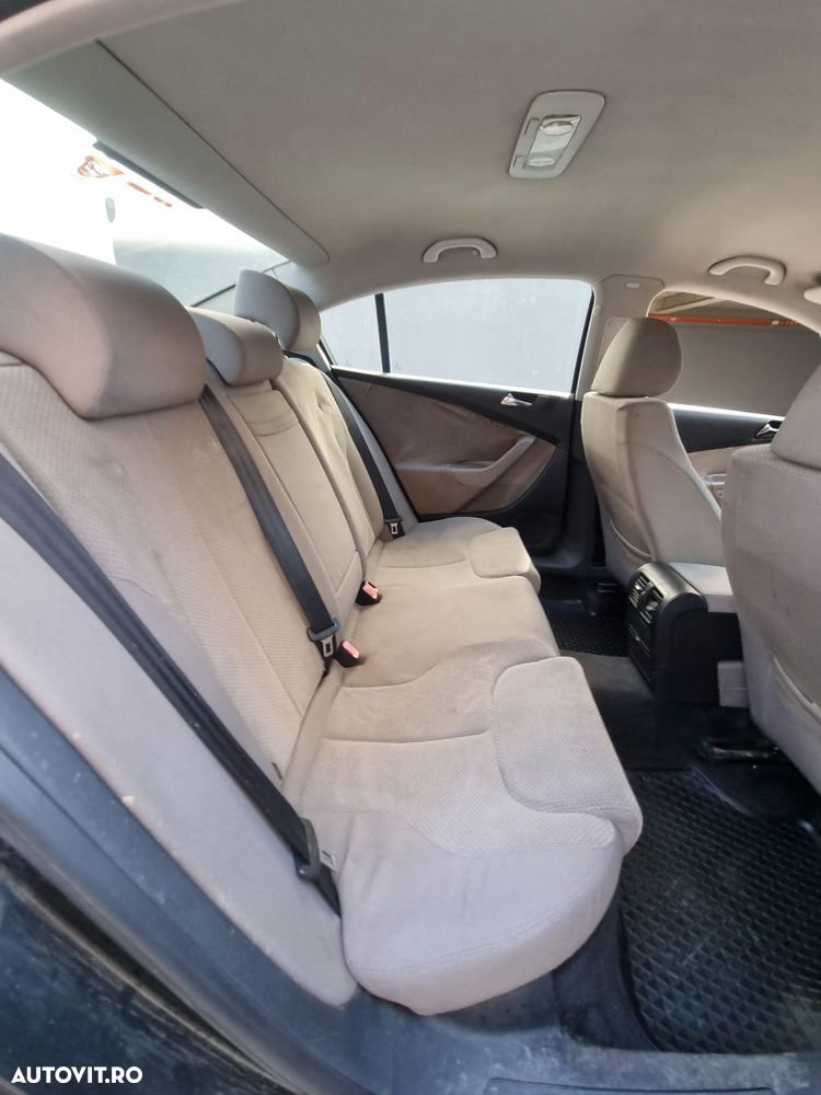 Volkswagen Passat - 5