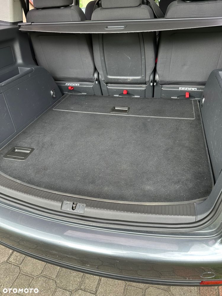 Volkswagen Touran - 3