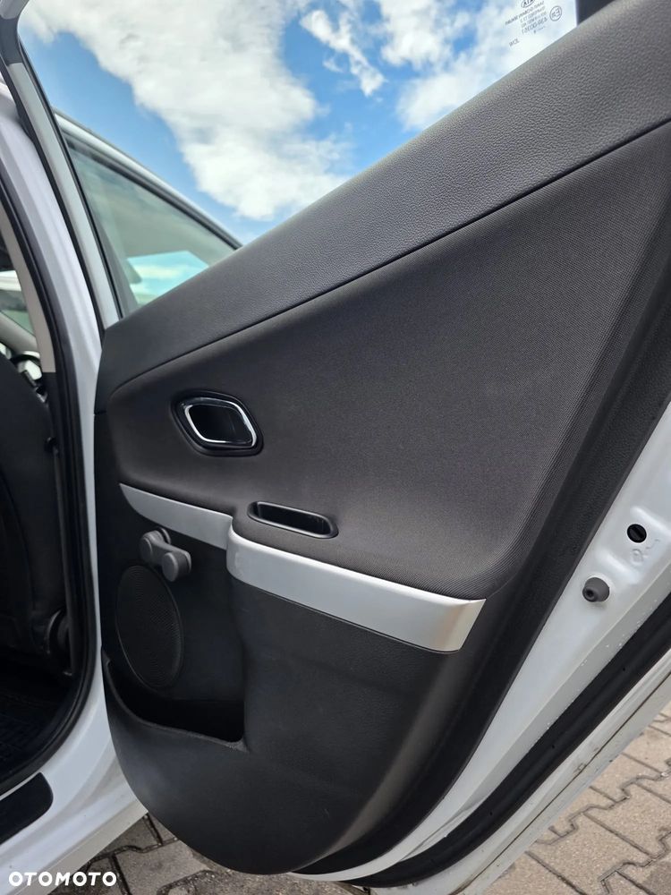 Kia Ceed 1.4 L - 25