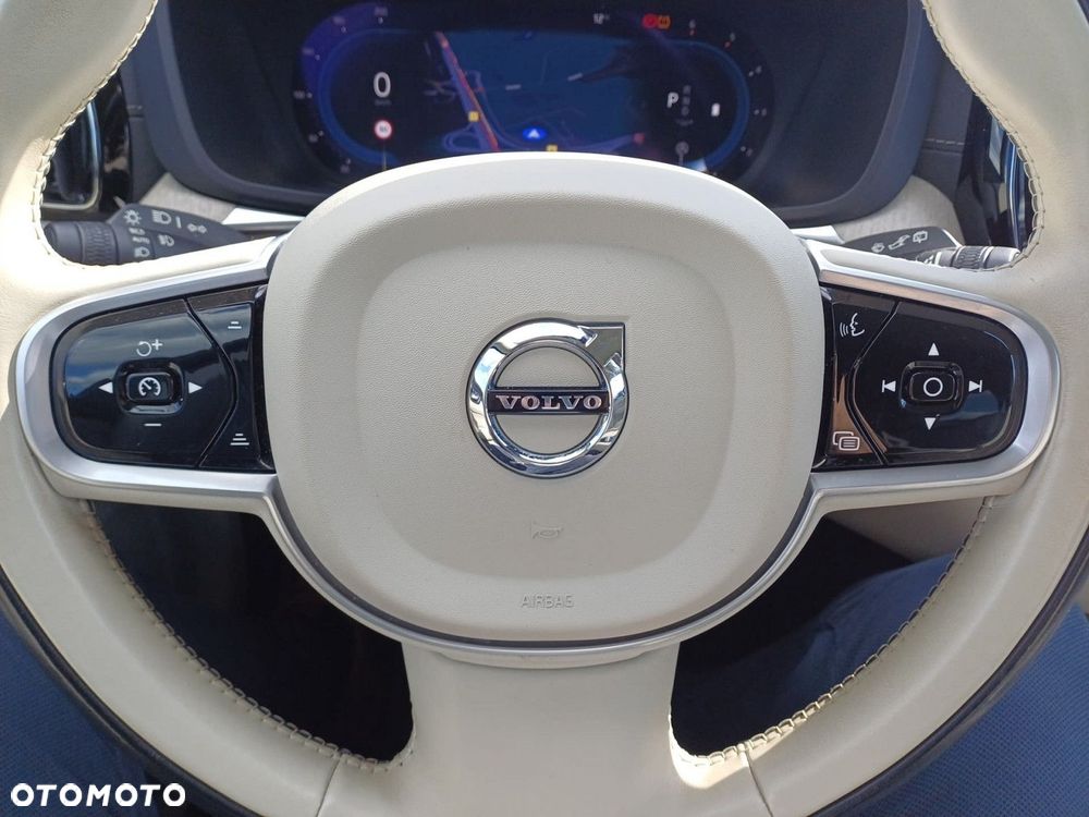 Volvo XC 60 - 25