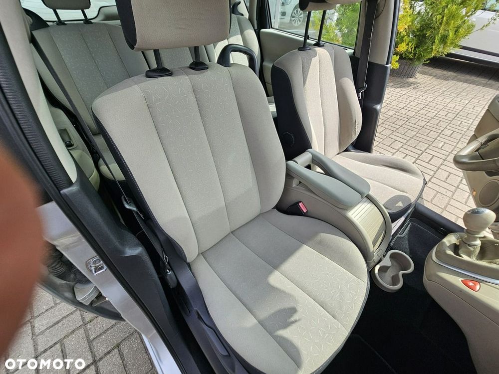 Renault Scenic 1.5 dCi Expression - 11