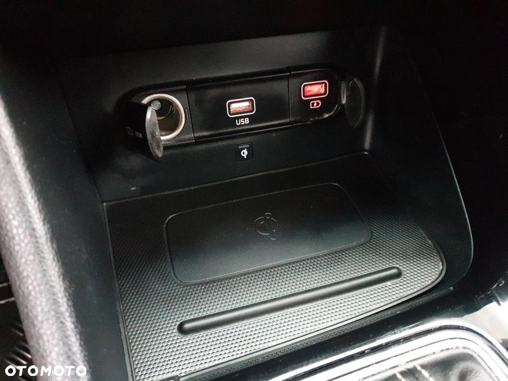 Kia Niro 1.6 GDI Hybrid L Business Line - 24