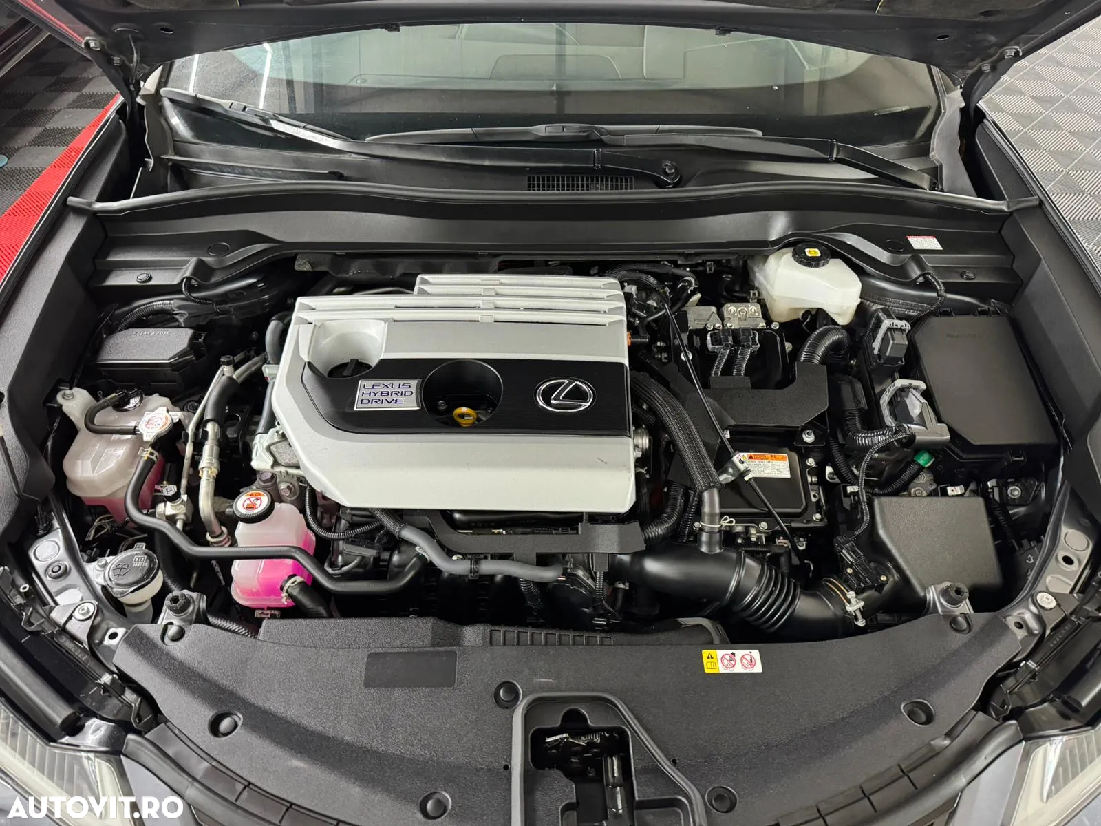 Lexus UX 250h 2.0L HEV 20H- (178 HP) 4X2 CVT Business - 21
