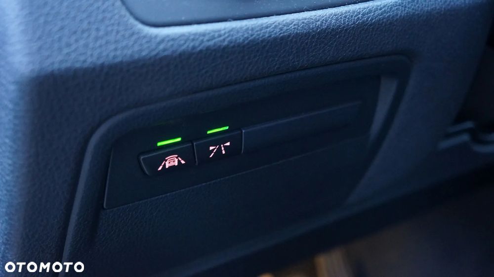 BMW 3GT 318d Sport Line - 12