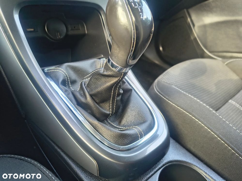 Opel Astra 2.0 CDTI DPF White Edition - 29